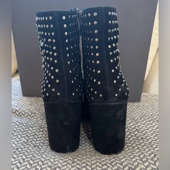 VINCE CAMUTO: DRISTA Black Suede Silver Studded Ankle Boots Block Heel Size - 9M - Picture 6 of 10